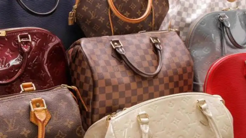 Louis Vuitton и Dior возмущены алматинским контрафактом