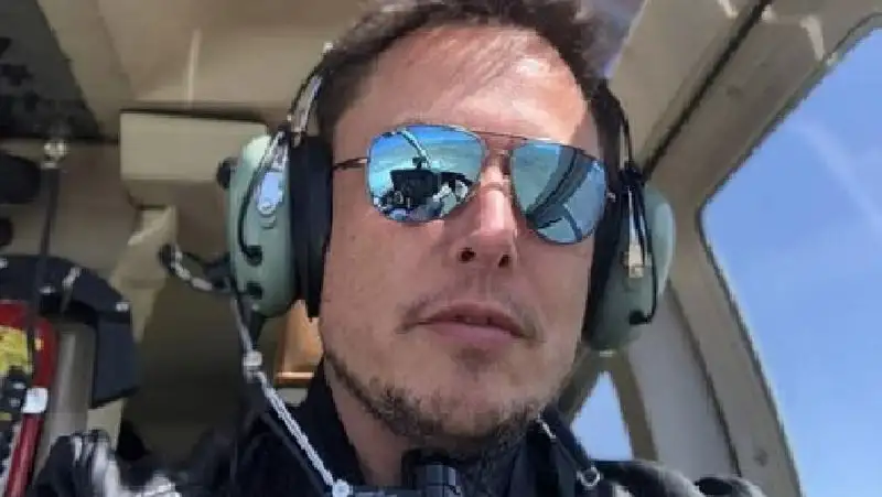 Илон Маск использует свой самолет для тестов Starlink