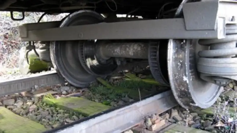 В Карагандинской области сошли с рельсов 18 вагонов грузового поезда