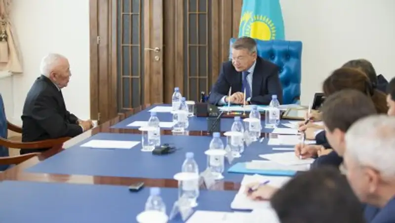 Аким ВКО провел личный прием граждан