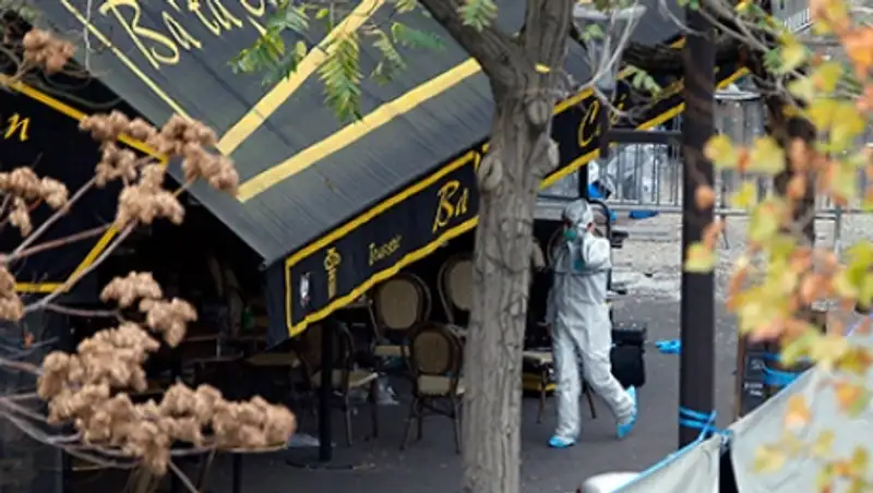 Зрители концерта в Париже рассказали о женщине-террористе