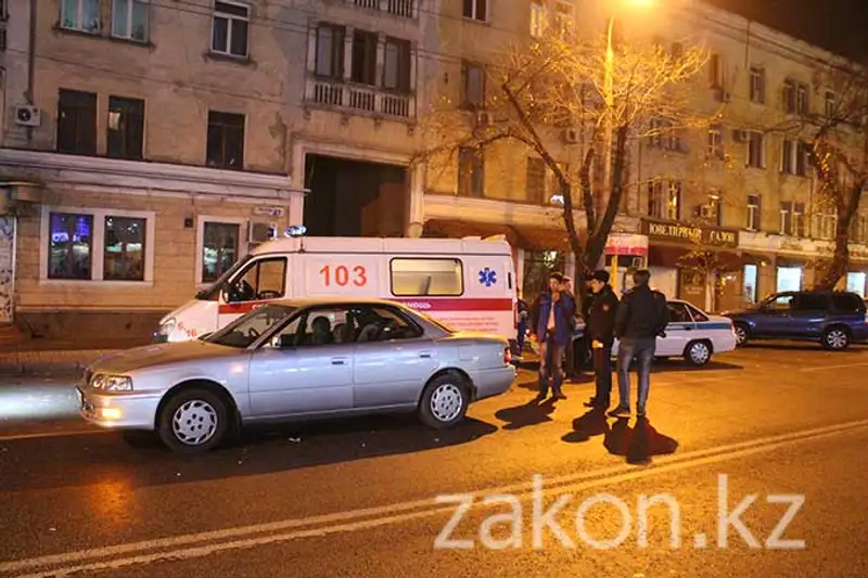 Конфликт на дороге закончился дракой в Алматы (фото) Конфликт на дороге закончился дракой в Алматы (фото), фото - Новости Zakon.kz от 20.11.2013 22:18