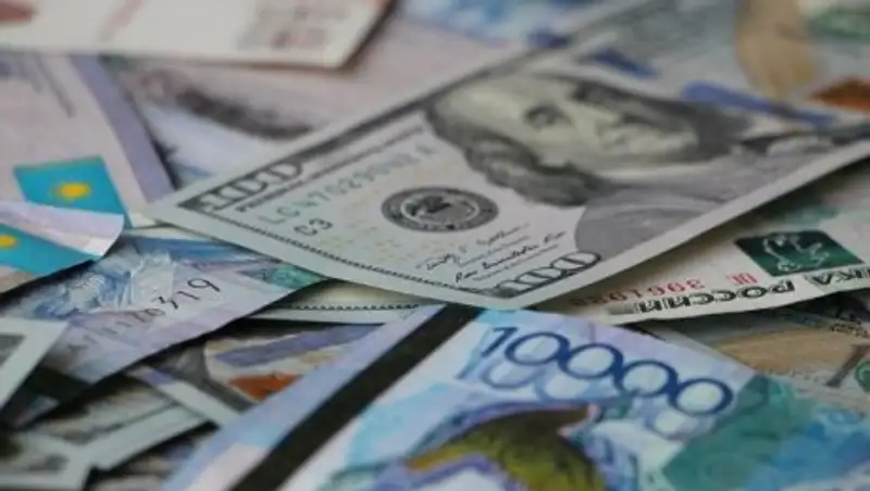 Тенге укрепился в начале недели