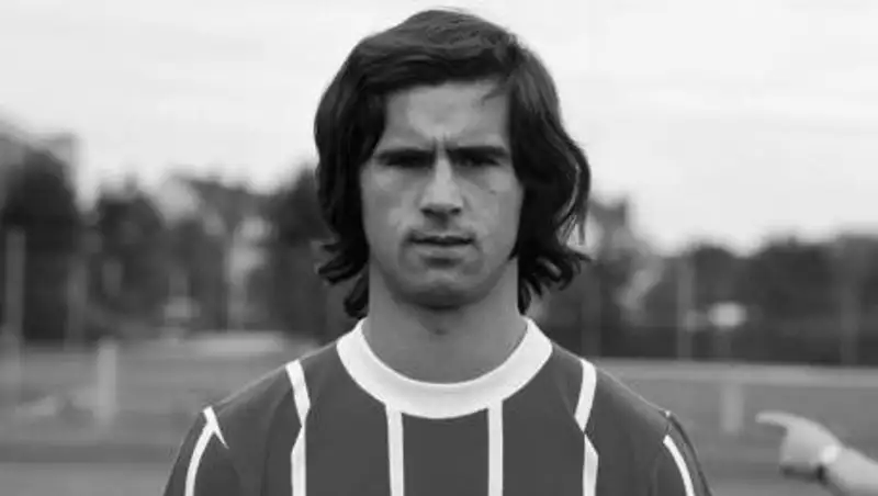 Чемпион мира, легенда мирового футбола скончался в возрасте 75 лет