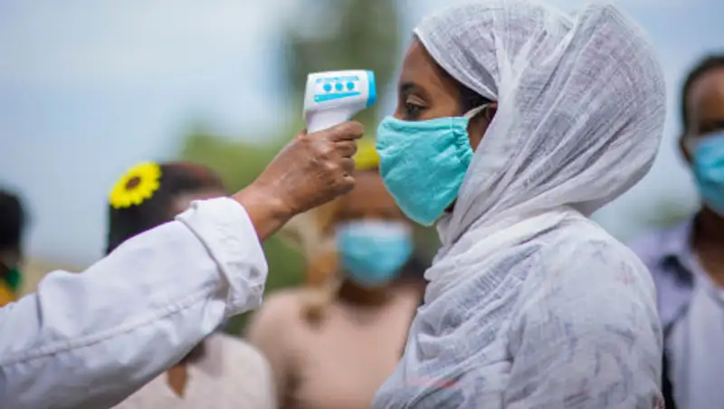 Число жертв коронавируса в мире превысило 900 тысяч