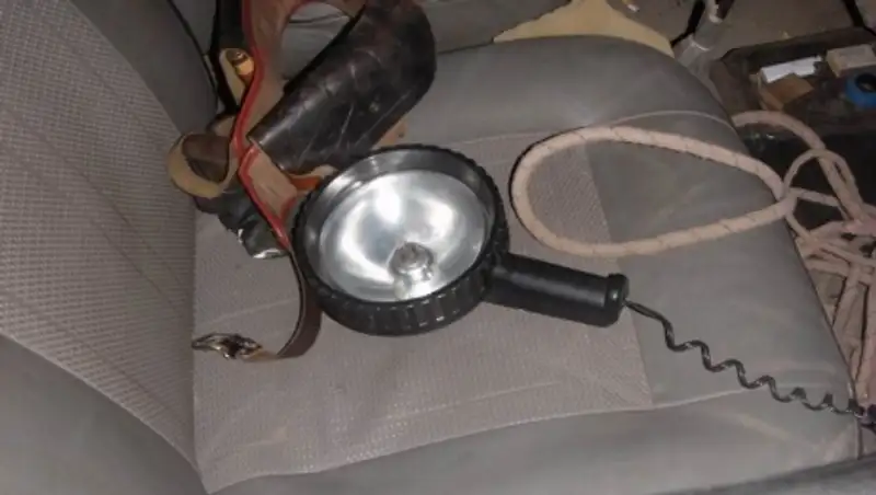 Рыбака-браконьера задержали в СКО во время попытки прорубить лед