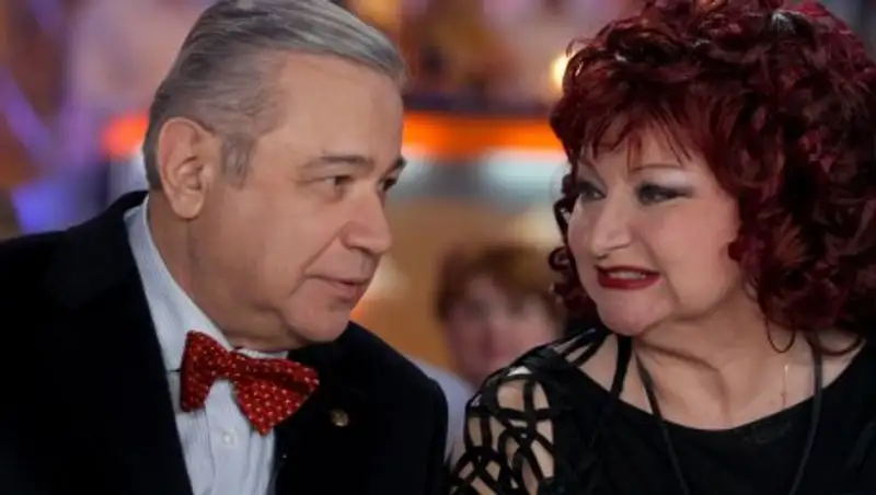 Петросян сделал пост о змее, которую "пригрел на груди"