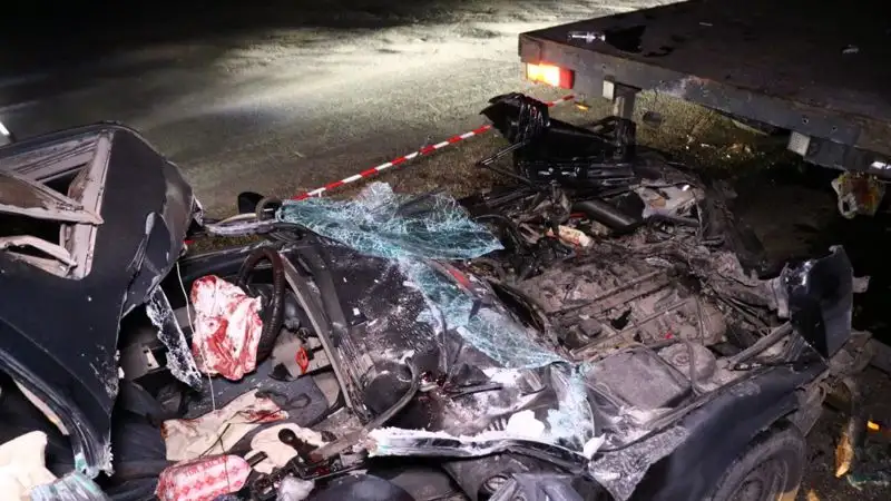 Смертельное ночное ДТП произошло близ Каскелена, фото - Новости Zakon.kz от 13.07.2023 17:39