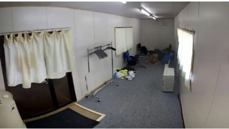 Как встретили казахстанских конькобежцев в Японии