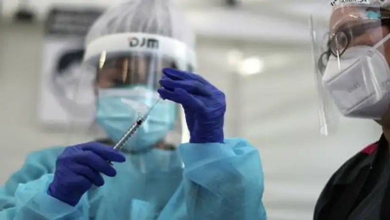 В Германии умерли десять человек, привившихся вакциной Pfizer