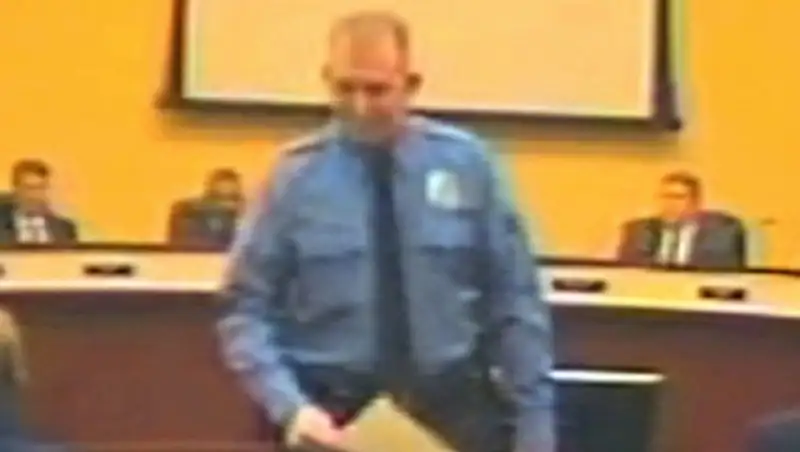 Застреливший чернокожего подростка полицейский не предстанет перед судом