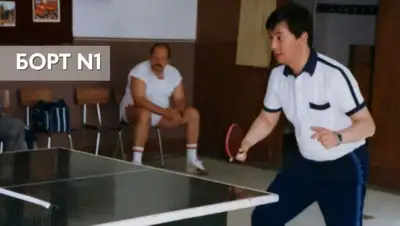 Играет в теннис, фото - Новости Zakon.kz от 05.03.2022 19:22