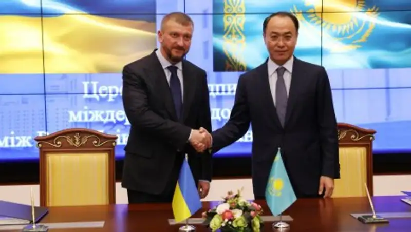Казахстан и Украина договорились о взаимопомощи по уголовным делам и экстрадиции