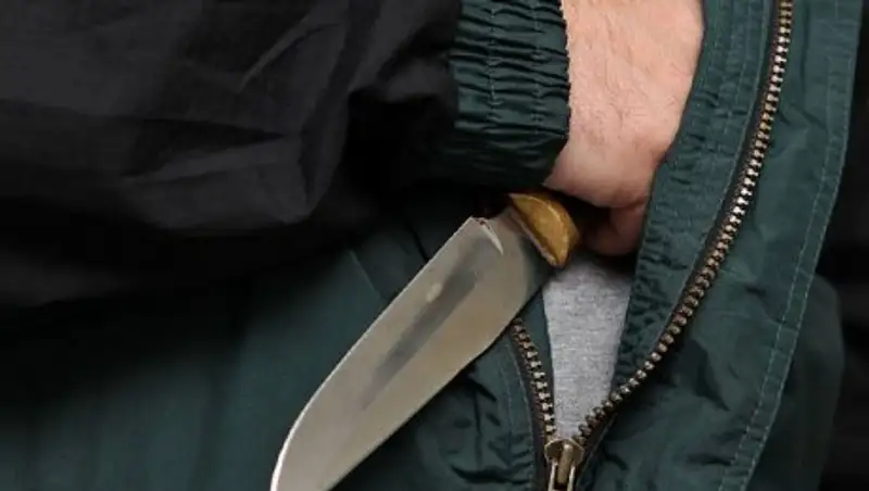 Мужчина ранил ножом пограничника в Атырауской области