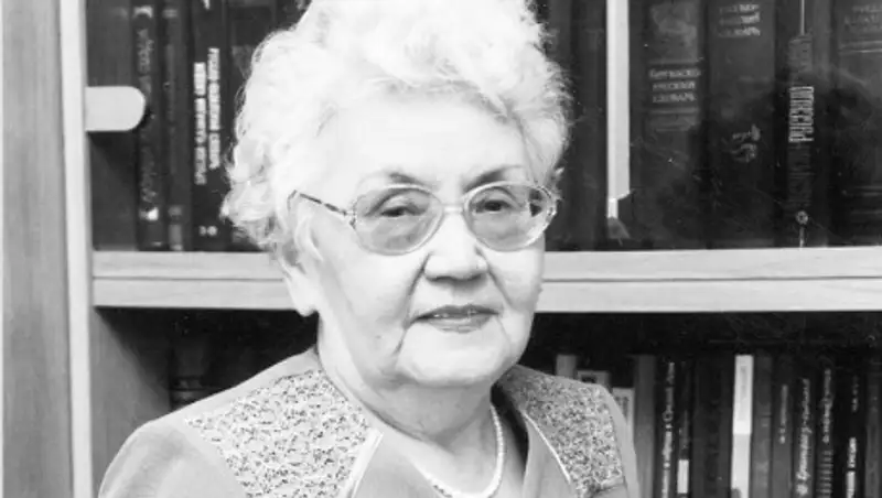 Токаев наградил орденом "Барыс" I степени филолога