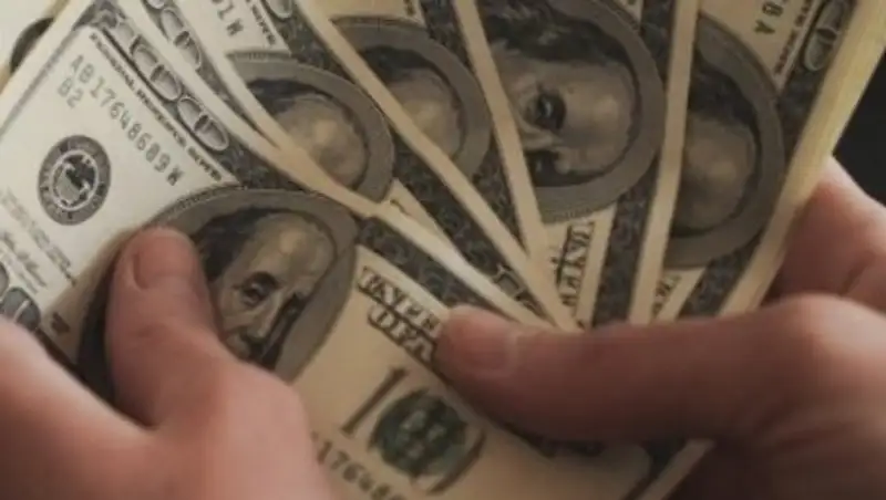 Казахстанцы в ноябре купили 397,7 млн. долларов наличных 