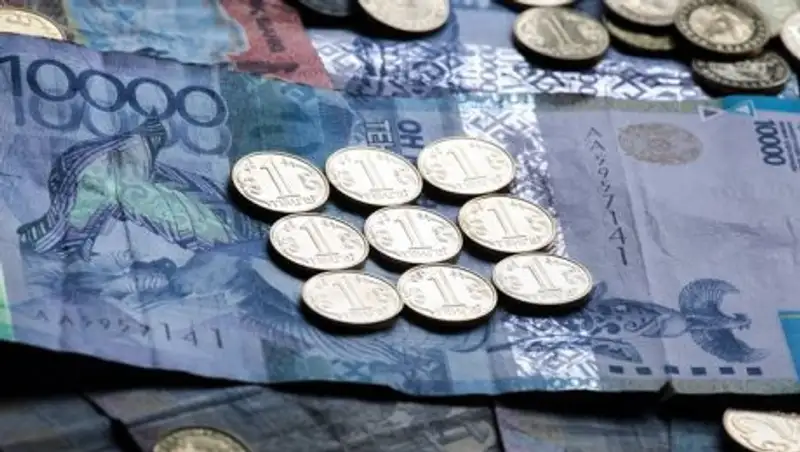 Реальный курс доллара составляет 420 тенге - аналитик