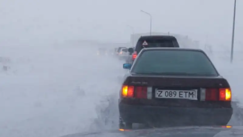 В Нур-Султане бушует непогода