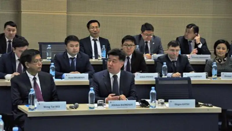 Казахстанские госслужащие изучают сингапурский опыт