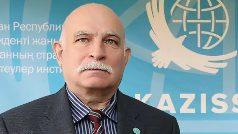 Эксперт: Атамбаев создал почву для конфликта с Казахстаном, решая собственные проблемы