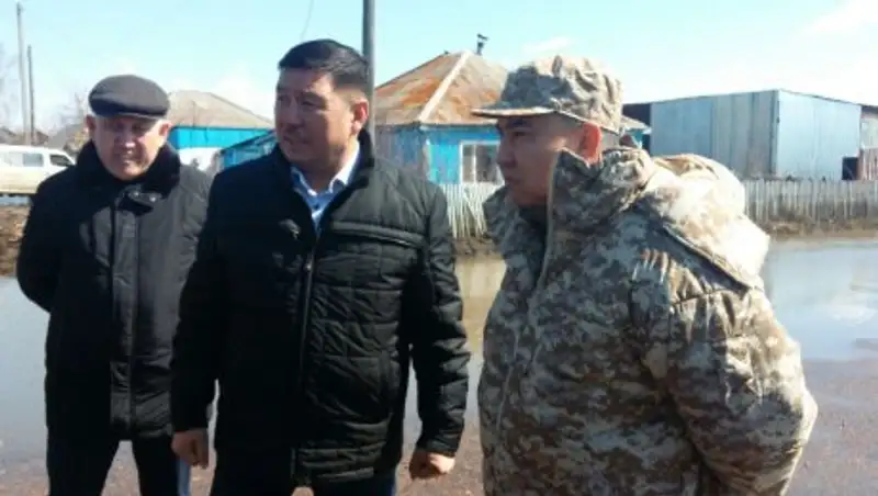 Аким Акмолинской области оценил паводковую ситуацию в Сандыктауском районе