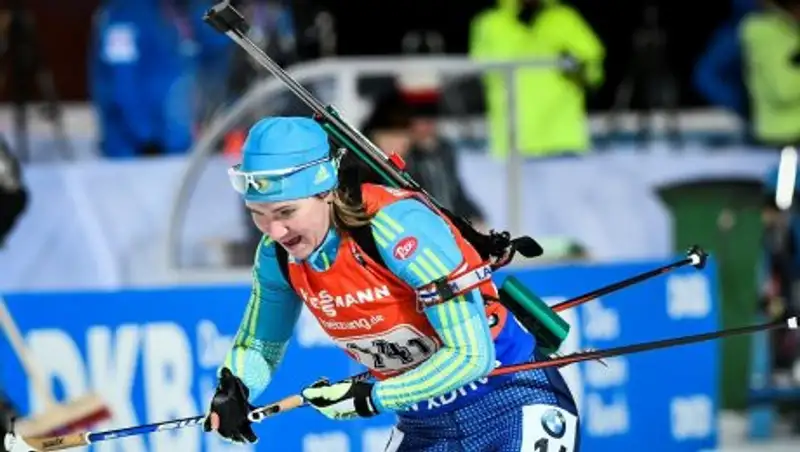 Четверых казахстанских биатлонистов отстранили от соревнований