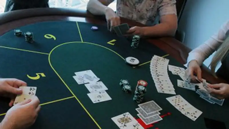 Группа мошенников обманывала игроков в покер в онлайн-казино в Петропавловске