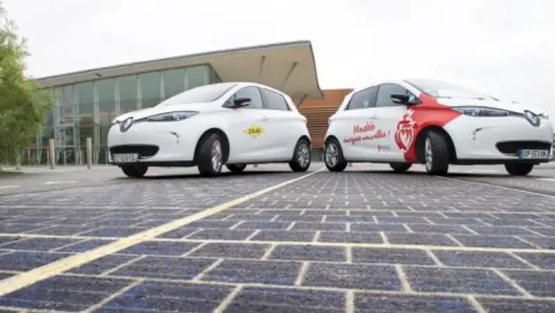 Во Франции открыли первую дорогу из солнечных батарей