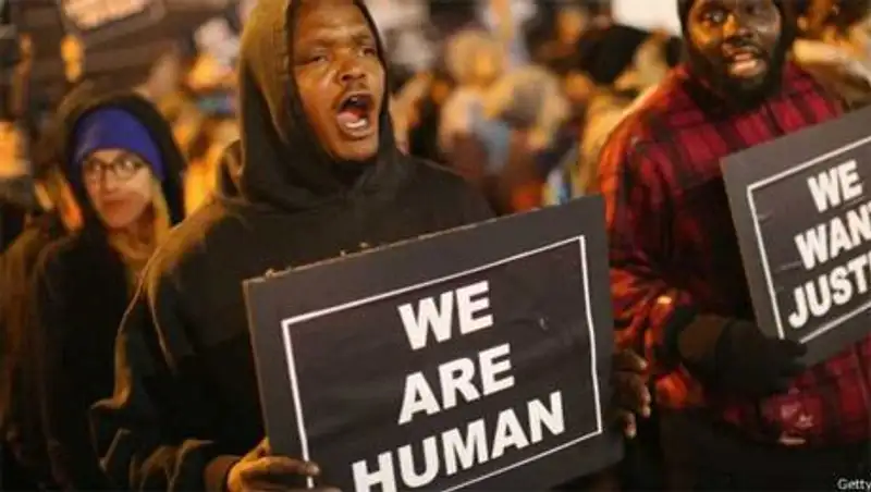 В Фергюсоне - вновь массовые протесты против расизма