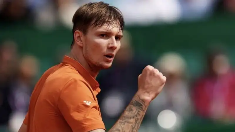 Мадрид-2023: Бублик дал бой топ-теннисисту, Рыбакина снялась с парных игр