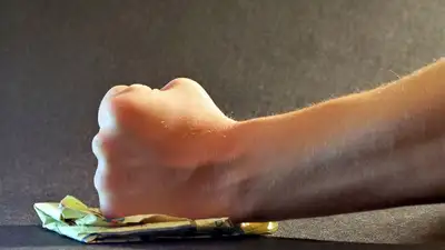 В Талдыкоргане преступная группа избила и обокрала трех алматинок, фото - Новости Zakon.kz от 26.12.2022 15:23