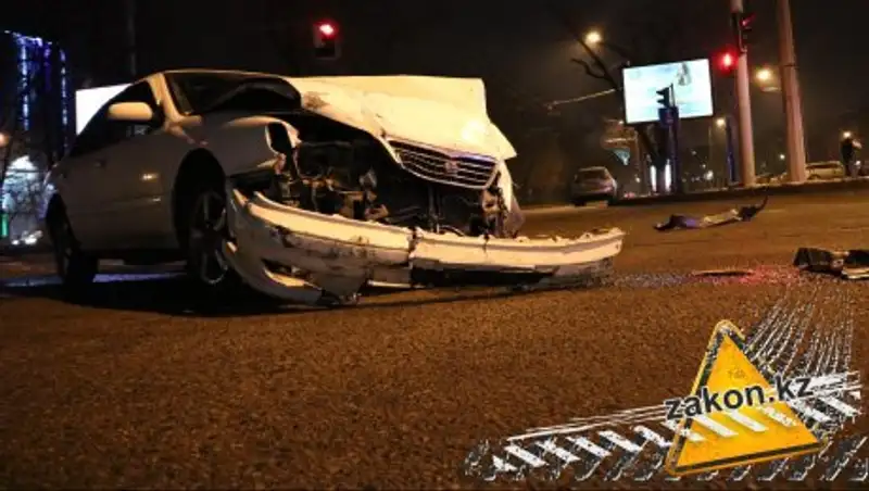 В Алматы очевидец избил пьяного виновника двух ДТП
