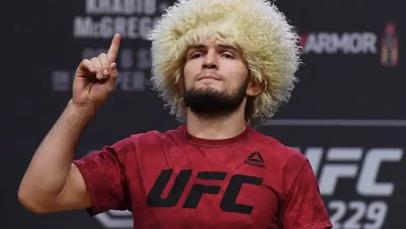 Непобежденный боец ММА бросил вызов Нурмагомедову