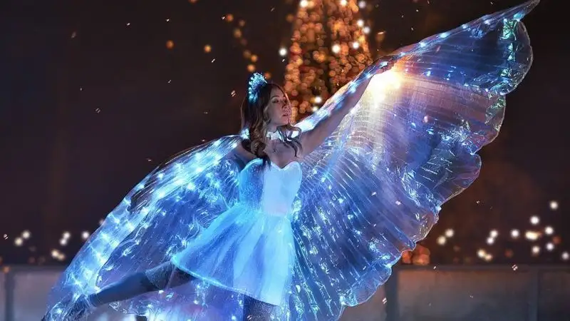 Фигуристка станцевала на льду Капчагая под песню Батырхана Шукенова