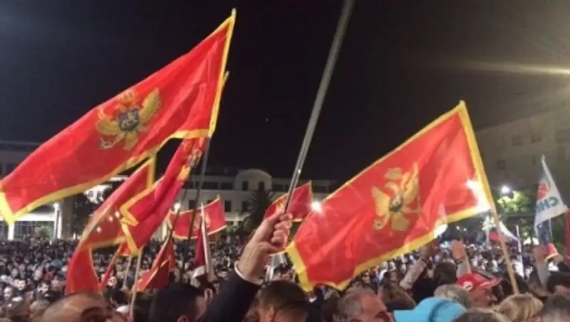 Премьер Черногории считает Россию причастной к выступлениям оппозиции