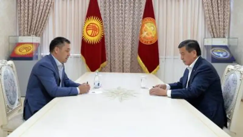 Жээнбеков вернул в парламент постановление об утверждении Жапарова премьером