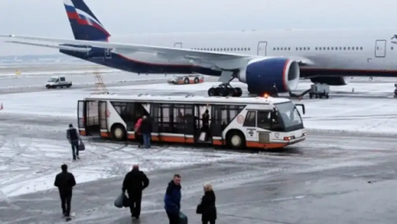 Два россиянина устроили пьяный дебош на борту самолета