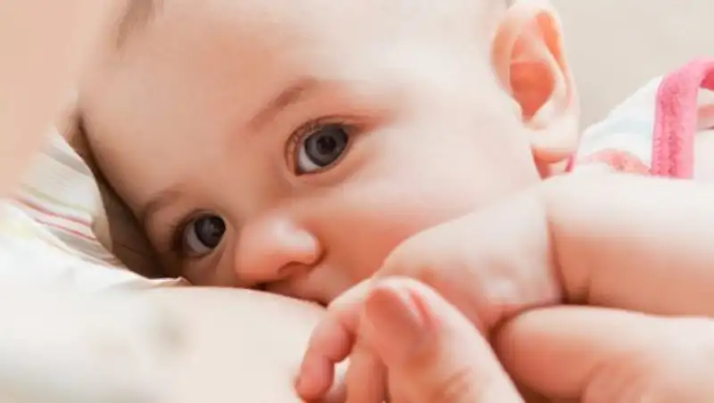 В ЗКО мать заразила ребенка ВИЧ через грудное молоко