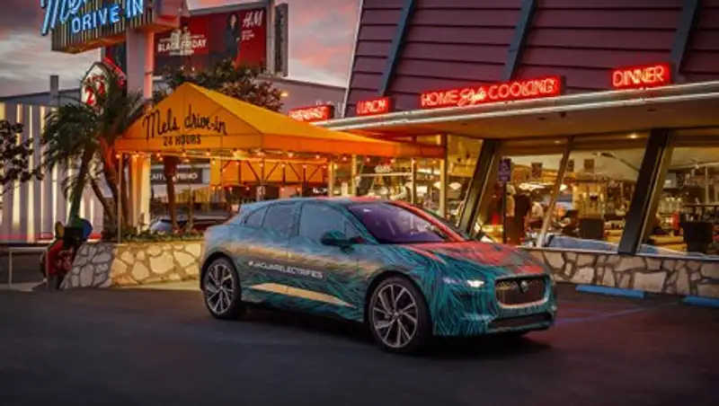 Jaguar прокатил на I-Pace будущую покупательницу