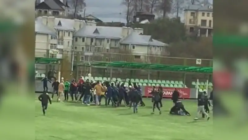 Фанаты устроили массовую драку во Владимире на матче «Торпедо» - «Текстильщик»