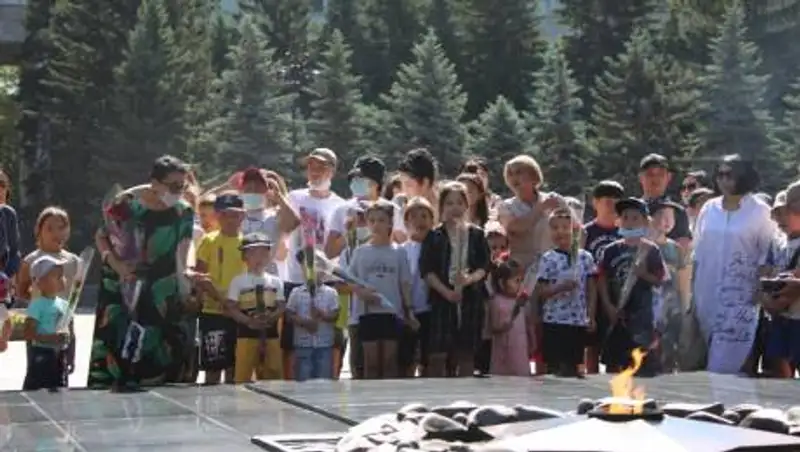 Военнослужащие организовали праздник для детей в Алматы