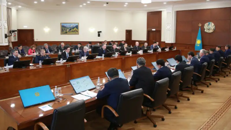 Мамин провел заседание Национальной комиссии по модернизации