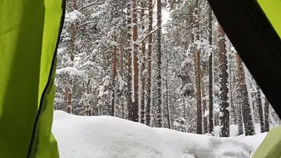 Как члены карагандинского клуба путешественников встречали Новый год в палатках на Чертовом озере, фото - Новости Zakon.kz от 31.12.2022 15:33