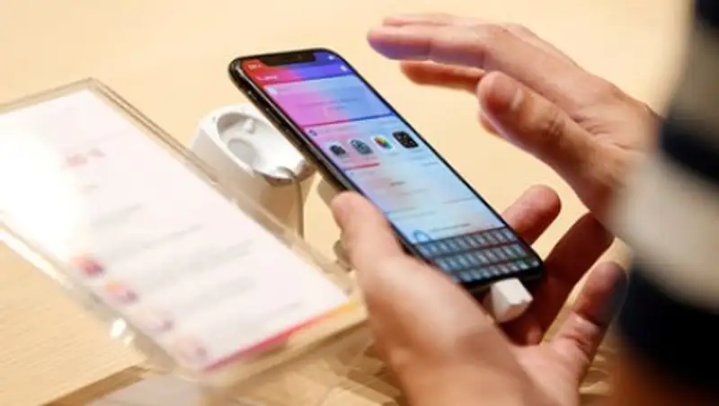 Apple остановила производство iPhone