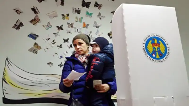 Социалист Додон побеждает на выборах президента Молдавии