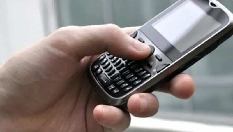 Миллион тенге за телефон заплатит атырауский полицейский