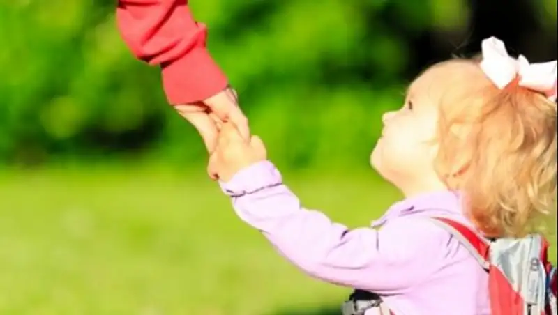 Брошенную на улице двухлетнюю девочку из Темиртау определили в Дом ребёнка