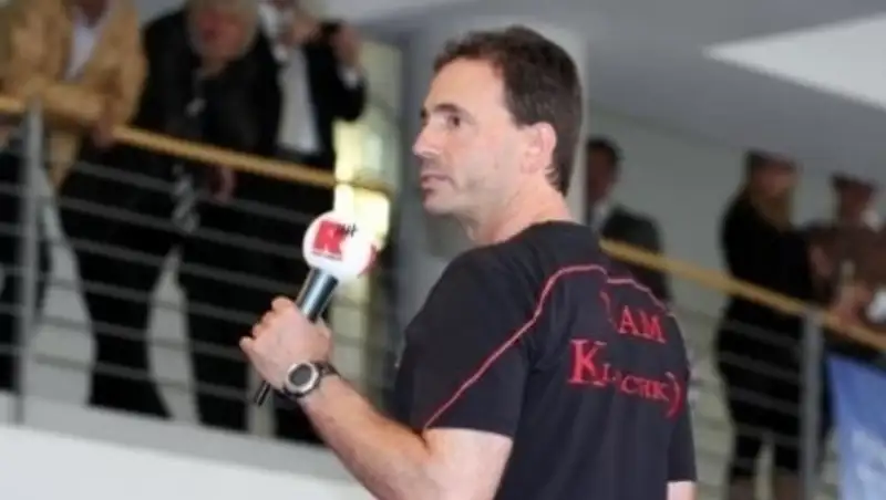 Том Леффлер: «Геннадий Головкин хочет проводить по четыре боя за год»