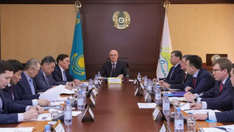 До 2025 года в Казахстане планируется восстановить 30 тыс. км автодорог