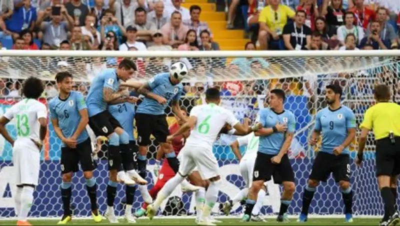 Луис Суарес вывел Уругвай вперед в матче против Саудовской Аравии